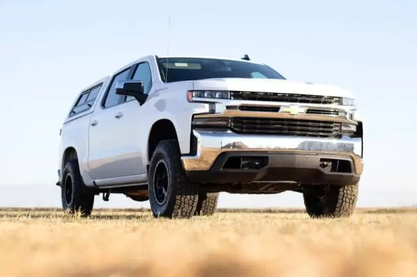 Cognito 19-24 Chevy Silv/Sierra 1500 2WD/4WD 3in Perf Ball Joint Leveling Kit w/ Fox PS 2.0 IFP thumbnail 2
