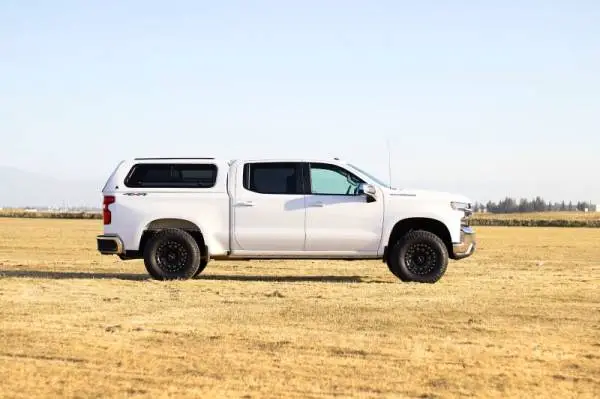Cognito 19-24 Chevy Silv/Sierra 1500 2WD/4WD 3in Perf Ball Joint Leveling Kit w/ Fox PS 2.0 IFP thumbnail 3