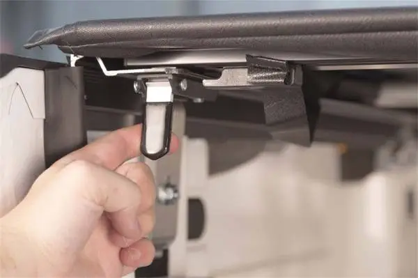 Access Vanish 08-16 Ford Super Duty F-250 F-350 F-450 8ft Bed (Includes Dually) Roll-Up Cover thumbnail 9