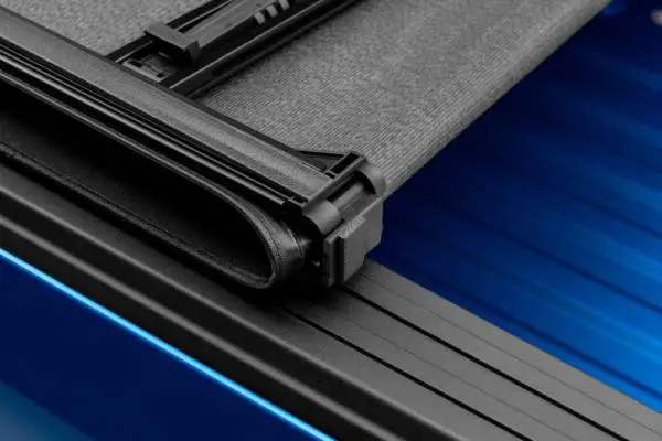 Lund 02-17 Dodge Ram 1500 (6.5ft. Bed Excl. Rambox) Genesis Elite Tri-Fold Tonneau Cover - Black thumbnail 3