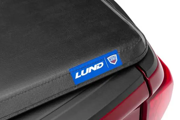 Lund 88-99 Chevy C1500 Fleetside (8ft. Bed) Hard Fold Tonneau Cover - Black thumbnail 7