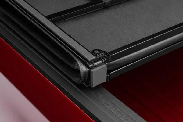 Lund 15-17 Chevy Colorado Fleetside (5ft. Bed) Hard Fold Tonneau Cover - Black thumbnail 3