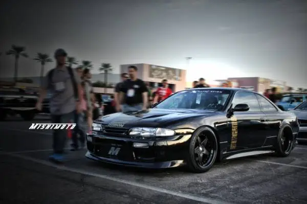 Mishimoto Universal Silver R Line Intercooler Overall Size: 31x12x4 Core Size: 24x12x4 Inlet /Outlet thumbnail 13