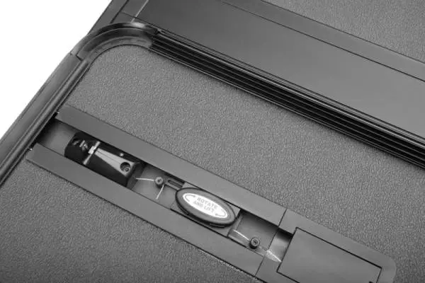 Extang 20-23 Chevy/GMC Silverado/Sierra 2500/3500HD (8ft. 2in. Bed) Solid Fold ALX thumbnail 10