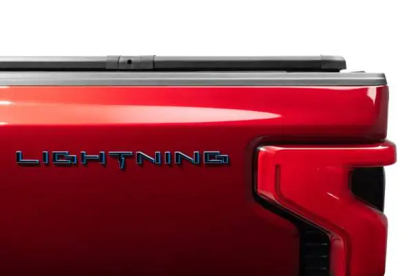 Extang 21-23 Ford F-150 (5ft. 7in. Bed) Solid Fold ALX thumbnail 3