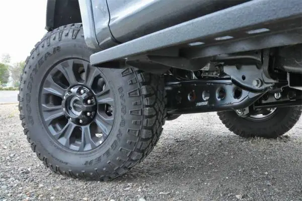 Fabtech 05-20 Ford F250/350 & 08-20 Ford F450/550 4WD 4/6/8in Lift Radius Arm System thumbnail 3