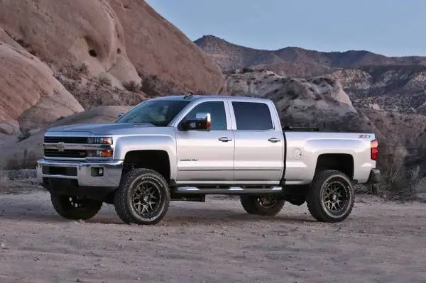 Fabtech 11-19 GM 2500HD 2WD/4WD 4in Basic Sys w/Perf Shks thumbnail 2