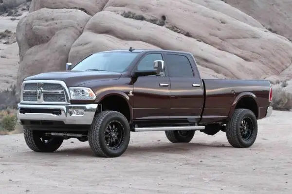 Fabtech 14-18 Ram 2500 4WD 5in Radius Arm System w/Coil Spacers & Perf. Shocks thumbnail 2