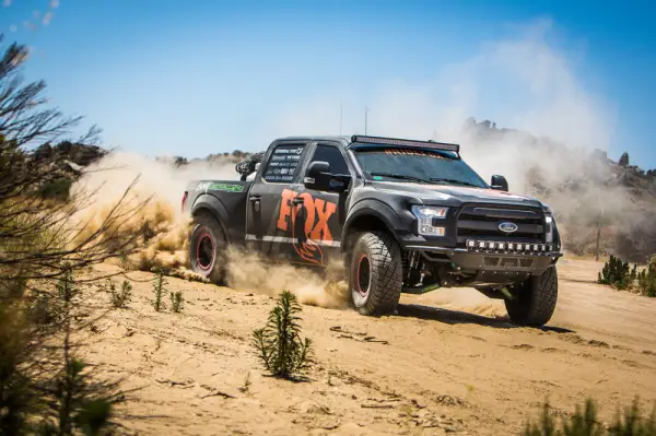 Fox 05+ Ford SD 2.0 Performance Series 11.6in. Smooth Body IFP Rear Shock (Alum) / 0-1in Lift thumbnail 2
