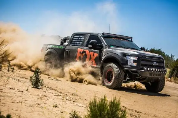 Fox 05+ Ford SD 2.0 Performance Series 13.6in. Smooth Body Remote Res. Rear Shock / 1.5-3.5in. Lift thumbnail 7