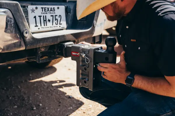 Gen-Y Mega Duty 2.5in Shank 9in Offset Drop 21K Hitch w/GH-061 Dual-Ball/GH-062 Pintle Lock thumbnail 3