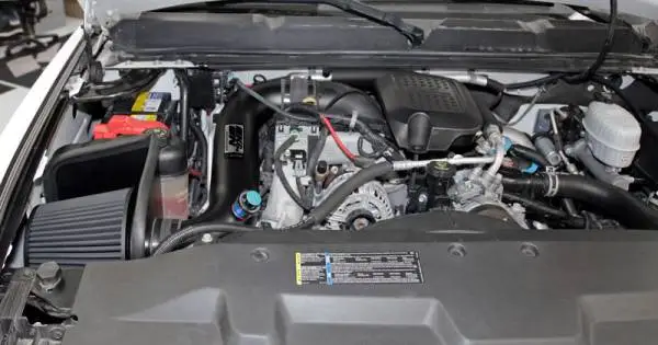 K&N 07-10 GMC Sierra 2500/3500 6.6L V8 Blackhawk Performance Intake Kit thumbnail 19