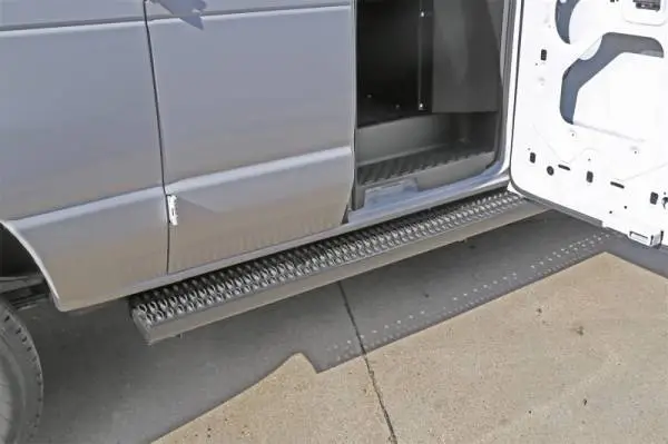Deezee Universal Running Board Rough Step (90In Aluminum) thumbnail 3