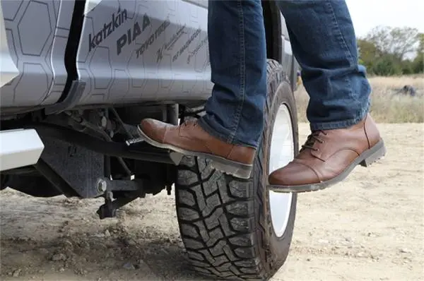 Deezee 17-23 Ford Super Duty Side Box Step 6 1/2Ft Bed thumbnail 2