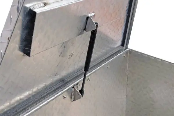 Deezee Universal Tool Box - Specialty Small Triangle BT Alum thumbnail 3