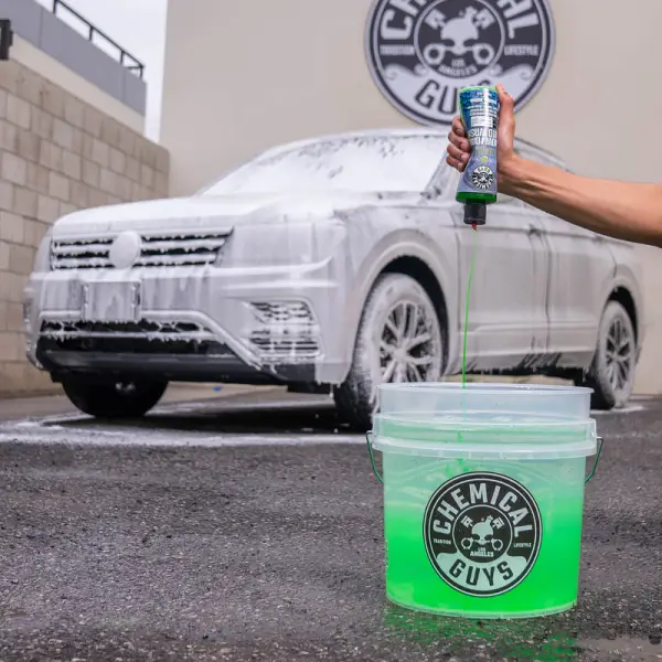 Chemical Guys Heavy Duty Ultra Clear Detailing Bucket thumbnail 4