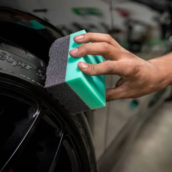 Chemical Guys Durafoam Contoured Large Tire Dressing Applicator Pad image 3