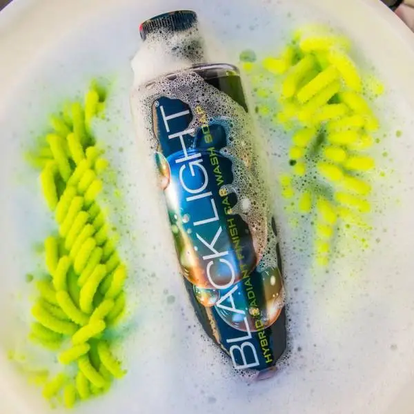 Chemical Guys Black Light Hybrid Radiant Finish Car Wash Soap - 16oz image 7