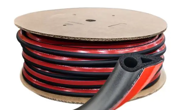 Access Accessories TRAILSEAL Tailgate Gasket Bulk Roll (200 Lin. Ft.) image 4