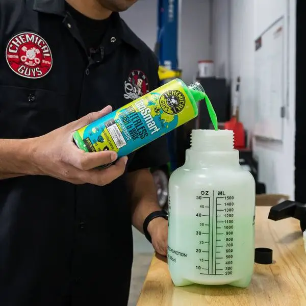 Chemical Guys EcoSmart Hyper Concentrated Waterless Car Wash & Wax - 1 Gallon thumbnail 4