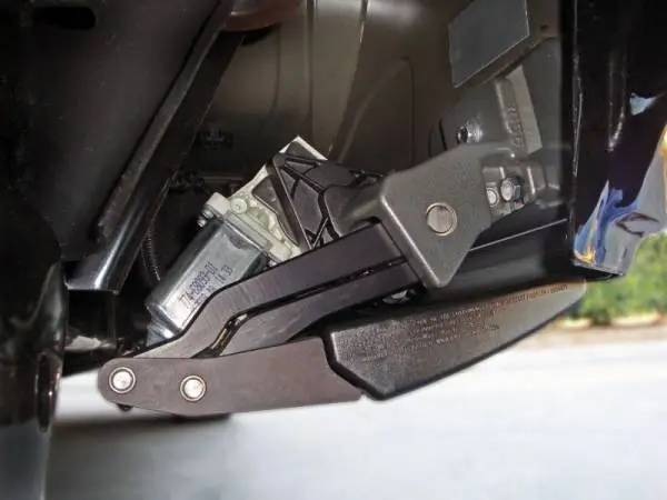 AMP Research 2013-2015 Dodge Ram 1500/2500/3500 All Cabs PowerStep Plug N Play - Black image 12