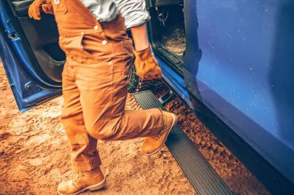 AMP Research 2025 RAM 2500/3500 HD PowerStep image 4
